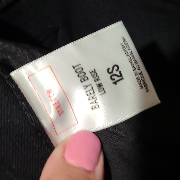 Express Barely Boot Low Rise jeans in Black - Picture 3 of 5